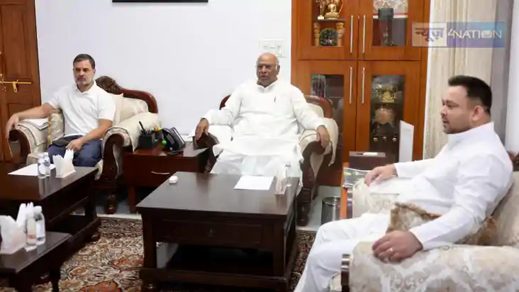 Mallikarjun Kharge meet rjd Tejashwi yadav