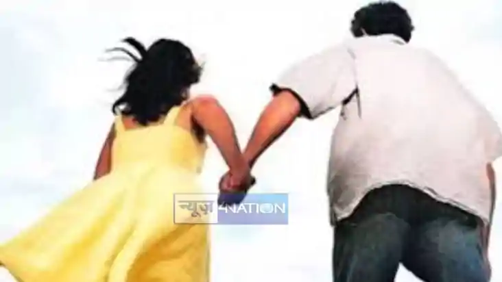 Lover picks up girlfriend in filmy style