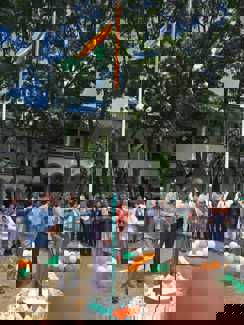 79th independence day - सिवान में स्वतंत्रता दिवस पर हिना शहाब ने किया ध्वजारोहण, महिलाओं की आवाज़ बनीं प्रेरणा