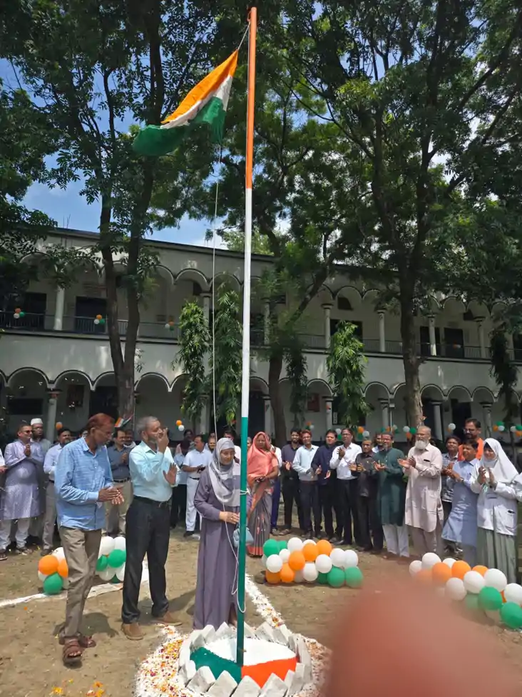सिवान में स्वतंत्रता दिवस पर हिना शहाब ने किया ध्वजारोहण, मह