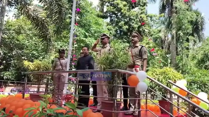 Bihar News: भागलपुर में सरकारी कार्यालयों में उमड़ा देशभक्ति