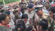 Bihar News : वीटीआर के पास बाघ के हमले से किसान की हुई मौत, आक्रोशित भीड़ ने स्टेट हाईवे किया जाम, वन विभाग की गाड़ी पलटी 
