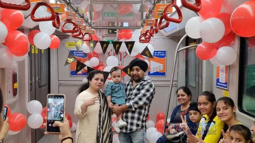 PRE - WEDDING SHOOT IN METRO -  मेट्रो ट्रेन में करा सकेंगे 