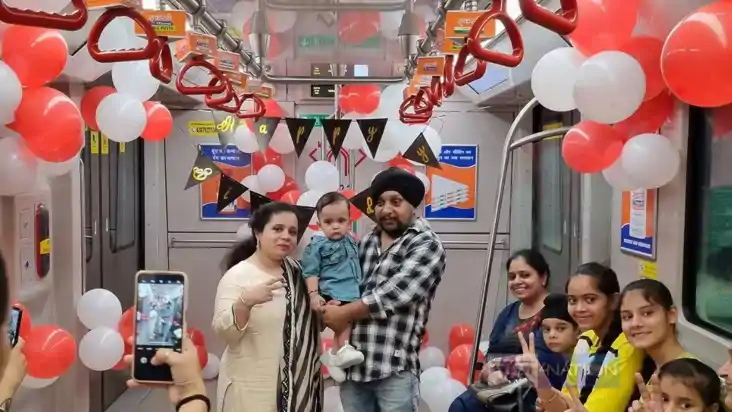 PRE - WEDDING SHOOT IN METRO -  मेट्रो ट्रेन में करा सकेंगे 