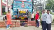 Bihar News : शराब तस्करों का अनोखा कारनामा देखकर हैरान रह गयी पुलिस, ट्रक के तहखाने से लाखों की विदेशी शराब किया बरामद, दो को किया गिरफ्तार 