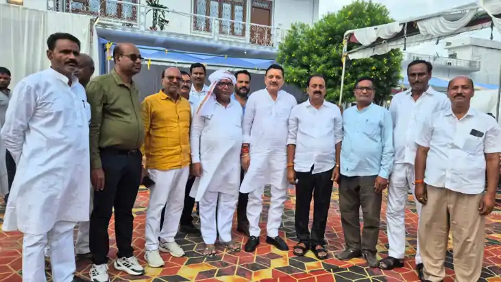 Bihar News : सिवान में दुर्गा प्रताप सिंह की माता जी के श्रा Bihar News : सिवान में दुर्गा प्रताप सिंह की माता जी के श्रा