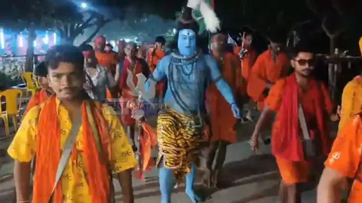 Kanwar Yatra:जब मुंगेर की राह पर उतरे स्वयं महादेव! कांवरियो Kanwar Yatra:जब मुंगेर की राह पर उतरे स्वयं महादेव! कांवरियो