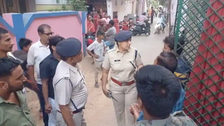 ससुराल में फंदे से झूलता हुआ मिला ऑटो चालक का शव,जाँच में जु ससुराल में फंदे से झूलता हुआ मिला ऑटो चालक का शव,जाँच में जु