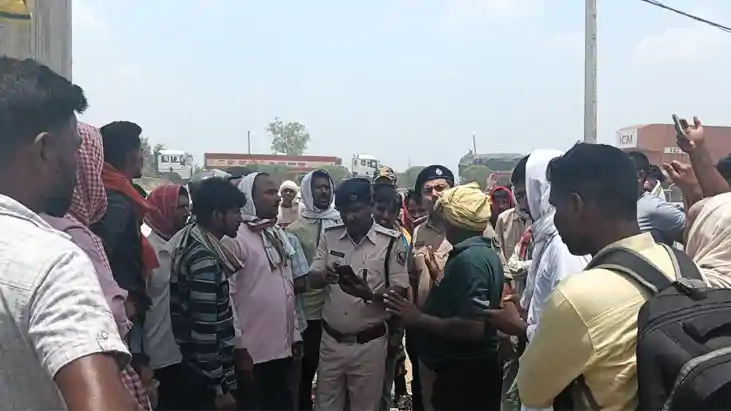 Bihar News : कैमूर में बड़ा हादसा, 5 टन वजनी तार गिरने से मज