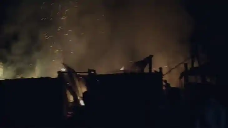 A massive fire broke out in Bihar due to a short circuit