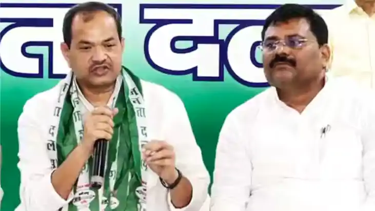 Bihar News : पटना में मुख्यमंत्री आवास के आगे छटपटाते रह गए 