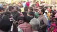 Bihar Crime News : कैमूर में दिनदहाड़े बदमाशों ने गोली मारकर की युवक की हत्या, आक्रोशित लोगों ने जमकर किया हंगामा 