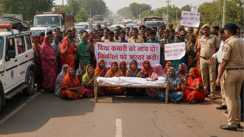 प्रिंसिपल के एक थप्पड़ से डिप्रेशन में गई 8वीं की छात्रा की मौत, गुस्साए ग्रामीणों ने किया सड़क जाम,सख्त कार्रवाई की मांग