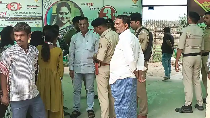 Bihar News : नालंदा में सवारी बैठाने के विवाद में दो रिक्शा 