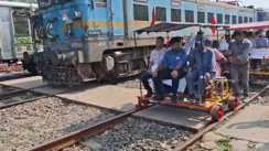 Bihar News : भागलपुर-मुंगेर के बीच तीसरी रेल लाइन की तैयारी तेज, 60 एकड़ भूमि का होगा अधिग्रहण, DM ने किया स्थल का निरीक्षण