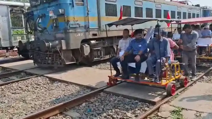 Bihar News : भागलपुर-मुंगेर के बीच तीसरी रेल लाइन की तैयारी 