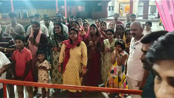 श्री राधा-कृष्ण ठाकुरबाड़ी स्थित मां दुर्गा मंदिर में वैदिक 