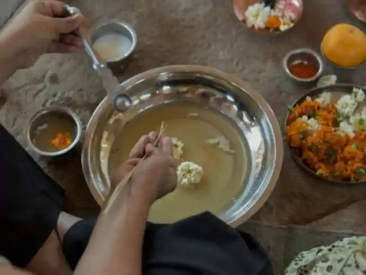 Pitru Paksha 2024: पितृ पक्ष में पितरों के लिए करें तर्पण, प