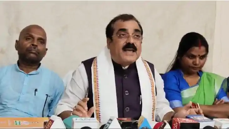 Bihar Political News : नेता प्रतिपक्ष तेजस्वी यादव पर मानहान Bihar Political News : नेता प्रतिपक्ष तेजस्वी यादव पर मानहान