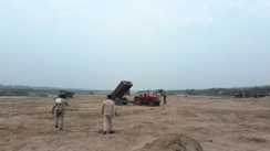 Bihar News : गया पुलिस ने अवैध बालू कारोबार पर कसा शिकंजा, बरैनी घाट पर की छापेमारी, अवैध बालू खनन में लगे 11 ट्रैक्टर किया जब्त