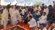 Bihar politics  - लंबे समय बाद पटना से बाहर निकले लालू यादव, पूर्व विधायक के पिता की पुण्यतिथि में हुए शामिल, गाड़ी में बैठ लिया लौंडा नाच का आनंद