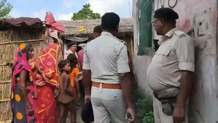 Bihar Crime - आधी रात को फोन पर बात करने पर मां ने लगाई फटका