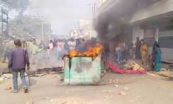 गरीबों की झोपड़ी पर 'सरकारी बुलडोजर' का कहर, रसूखदारों के पक्के मकानों पर चुप्पी? रोहतास में भड़का जनाक्रोश, सड़क पर आगजनी