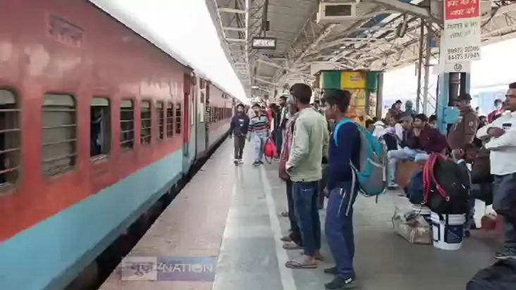 BIHAR NEWS - नई दिल्ली रेलवे स्टेशन पर हुए हादसे से भी नहीं 