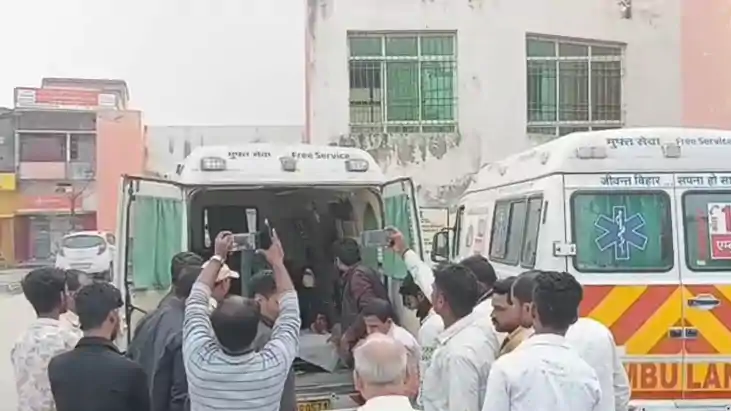 Bihar Crime : बेतिया में पेट्रोल पंप पर बाइक टकराने के विवाद