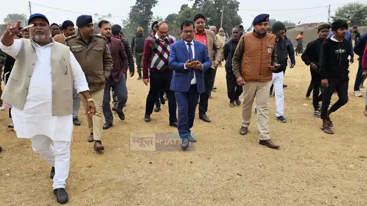Bihar News : औरंगाबाद डीएम ने सीएम नीतीश की प्रगति यात्रा को