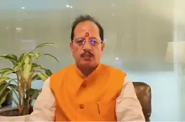 सावधान! अब दफ्तर से गायब नहीं हो पाएंगे राजस्व अधिकारी, जानें मुख्यमंत्री के 'सात निश्चय-3' का वो नया नियम जिसने सबको चौंकाया