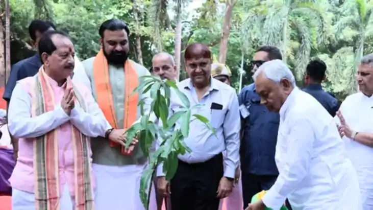 Bihar News : बिहार में तीन महीने तक चलेगा वन महोत्सव, सरकार Bihar News : बिहार में तीन महीने तक चलेगा वन महोत्सव, सरकार