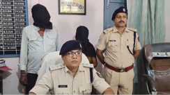 वैशाली में 'ऑपरेशन नीलकंठ' के तहत बड़ी कार्रवाई: घर से शराब और गांजे का धंधा चला रहे पति-पत्नी गिरफ्तार