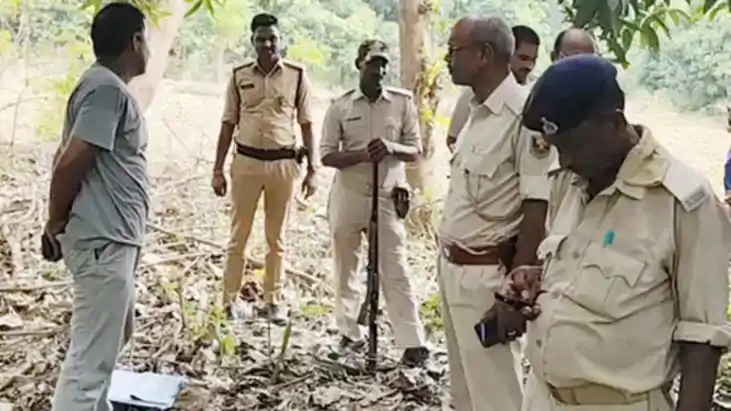 पटना में अज्ञात व्यक्ति का मिला शव, इलाके में सनसनी, पहचान क पटना में अज्ञात व्यक्ति का मिला शव, इलाके में सनसनी, पहचान क