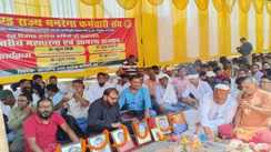 मनरेगा कर्मियों का महाधरना दूसरे दिन भी जारी: मांगें पूरी न होने पर 17 जून से आमरण अनशन की चेतावनी, 19 को बनेगी मानव श्रृंखला