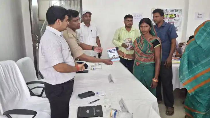 निर्मली में लगा सहयोग शिविर, डीएम और एसपी ने किया निरीक्षण