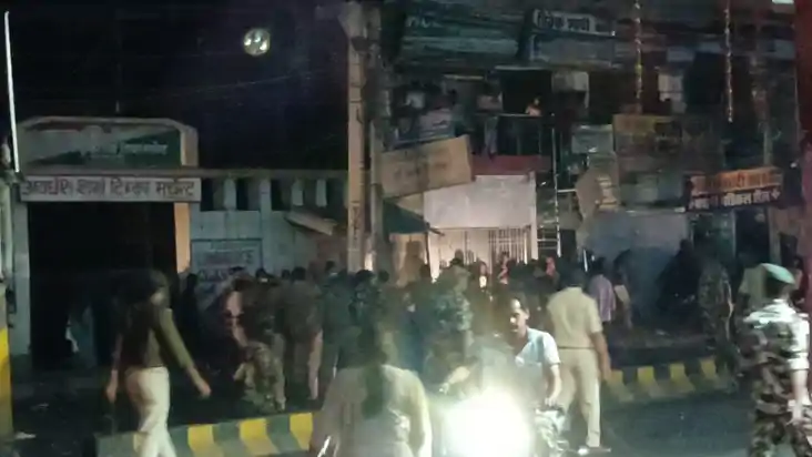 जहानाबाद में मटका फोड़ने के दौरान विवाद, पुलिस और पब्लिक में
