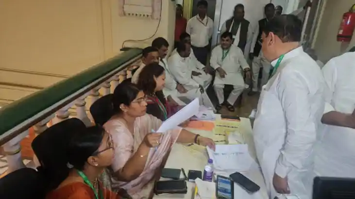 Rajya Sabha Elections: राज्यसभा चुनाव के लिए वोटिंग जारी, पह