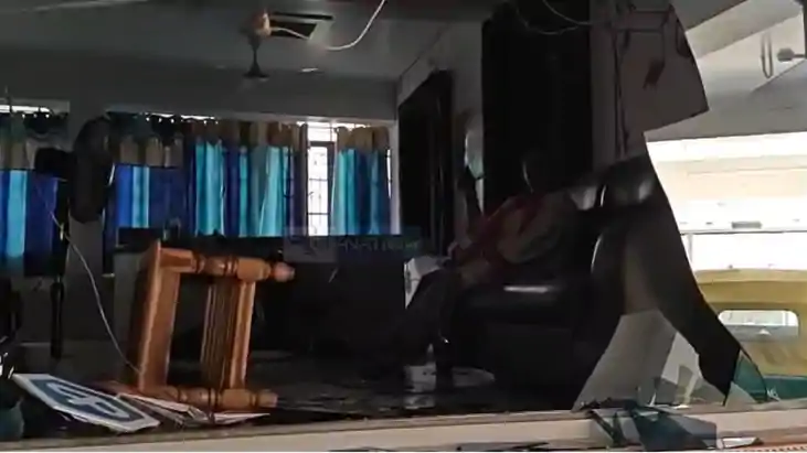 Munger Woman Creates Ruckus Auto Showroom Over Marriage Row
