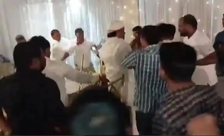 मुकेश सहनी की टेंशन और बढ़ी, पार्टी के कार्यकर्ता आपस में भि मुकेश सहनी की टेंशन और बढ़ी, पार्टी के कार्यकर्ता आपस में भि