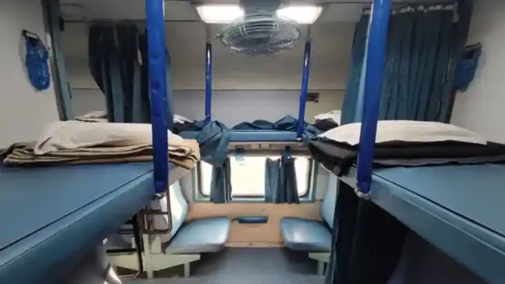 अब कंबल के साथ मिलेगा कवर, यात्रियों की बड़ी शिकायत को रेलवे अब कंबल के साथ मिलेगा कवर, यात्रियों की बड़ी शिकायत को रेलवे