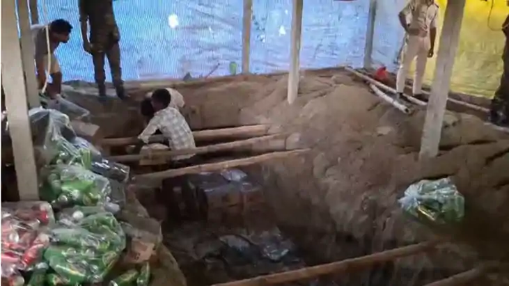 मुर्गी फार्म के नीचे बना रखा था अवैध शराब का तहखाना: 5580 के