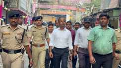 दुर्गापूजा को लेकर नवादा प्रशासन अलर्ट: DM और SP ने अर्धसैनिक बलों के साथ निकाला फ्लैग मार्च, हुड़दंगियों को कड़ी चेतावनी