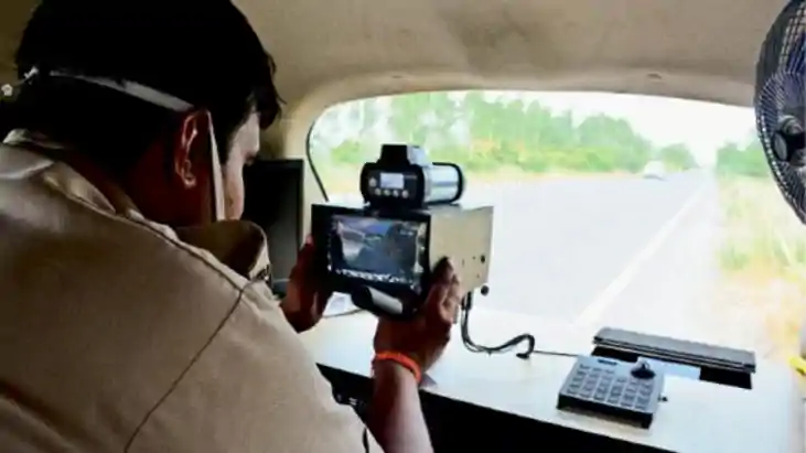Bihar News : ‘लहरिया कट’ वाहनों पर पुलिस और परिवहन विभाग ने Bihar News : ‘लहरिया कट’ वाहनों पर पुलिस और परिवहन विभाग ने