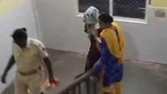 Crime News:सुनसान मंदिर में  बॉयफ्रेंड से मिलने गई प्रेमिका ,अचानक आए गुंडे और शर्मसार कर देने वाली वारदात को दिया अंजाम