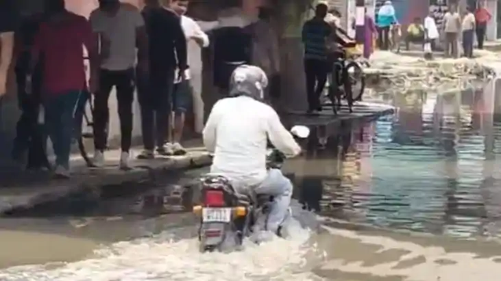 flyover construction delay waterlogging issues