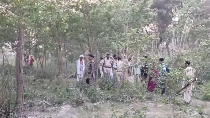 फांसी के फंदे से झूलती मिली नाबालिग की लाश, परिजन दुष्कर्म क