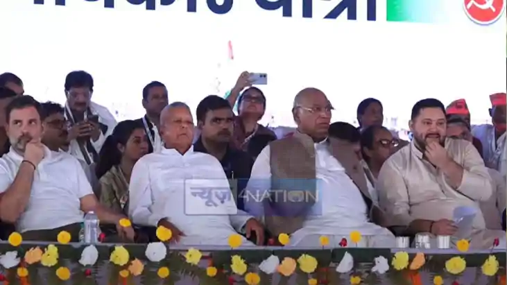Vote Adhikar Yatra Lalu also on the stage Rahul Tejashwi