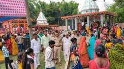 नागपंचमी और तीसरी सोमवारी पर कैलाशपुरी मेले में उमड़ा श्रद्धालुओं का सैलाब, सुरक्षा व्यवस्था मे प्रशासन रही मुस्तैद