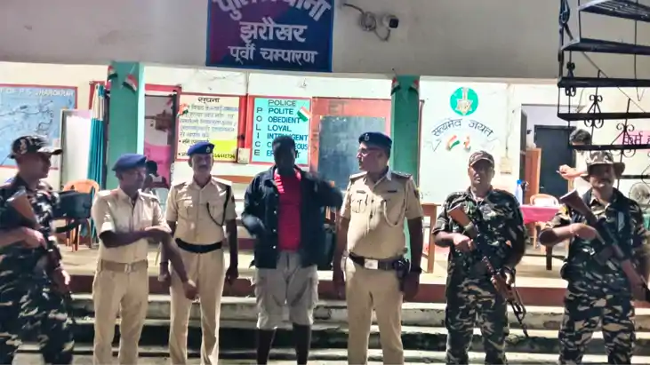 Bihar News : भारत नेपाल बॉर्डर पर संदिग्ध विदेशी नागरिक पकड़